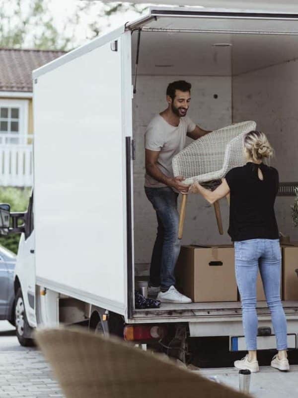 Servicios de mudanzas a particulares y empresas